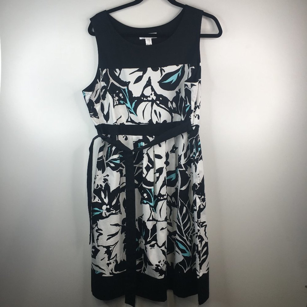 Motherhood Maternity Floral Dress with Belt Size XL. NWT